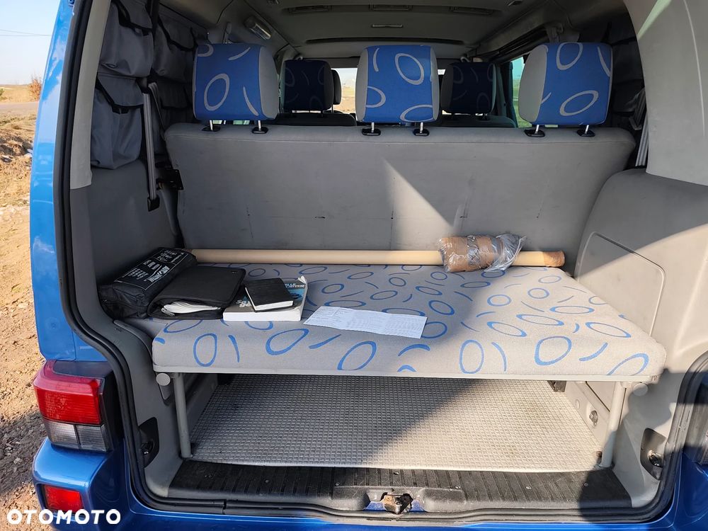 Volkswagen Multivan - 36