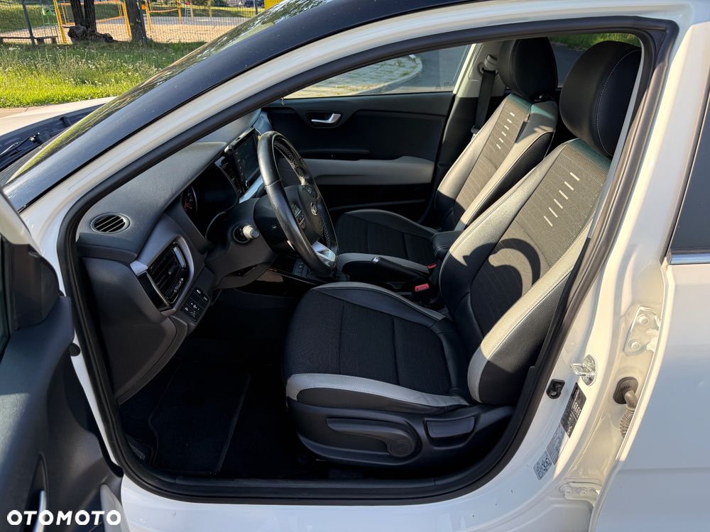 Kia Stonic 1.0 T-GDI L - 12