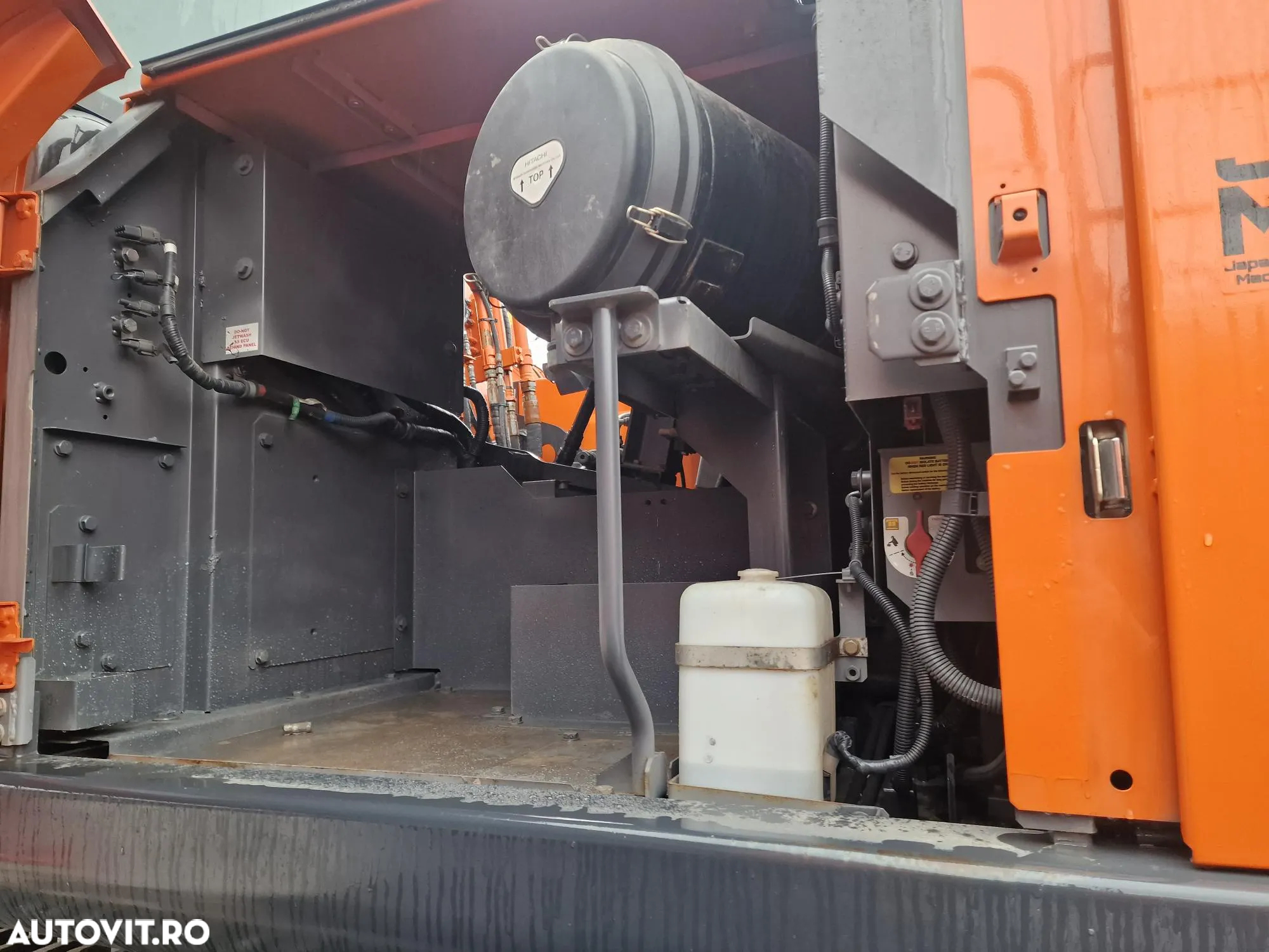 Hitachi ZX350-7, 37t, cupa NOUA 2,2mc, inst picon, a dous inst hidr, 3 pompe HITACHI, posibilitate leasing, STARE CA NOU-PRET DE CRIZA 179.000 EUR+Tva - 11