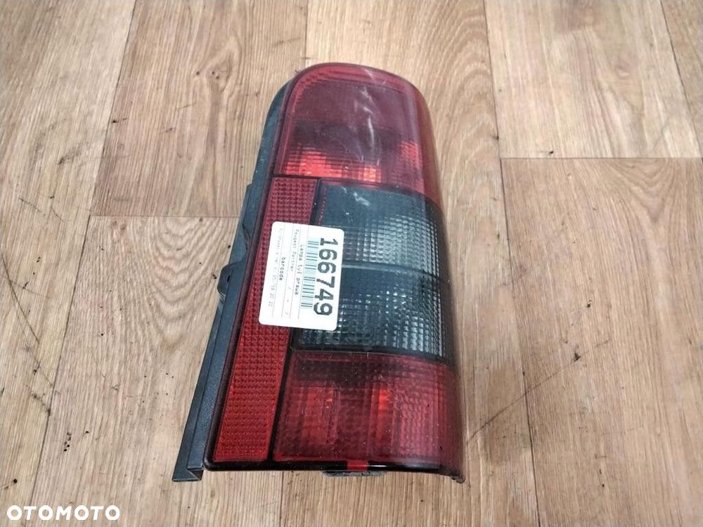 peugeot partner lampa tył prawa - 1