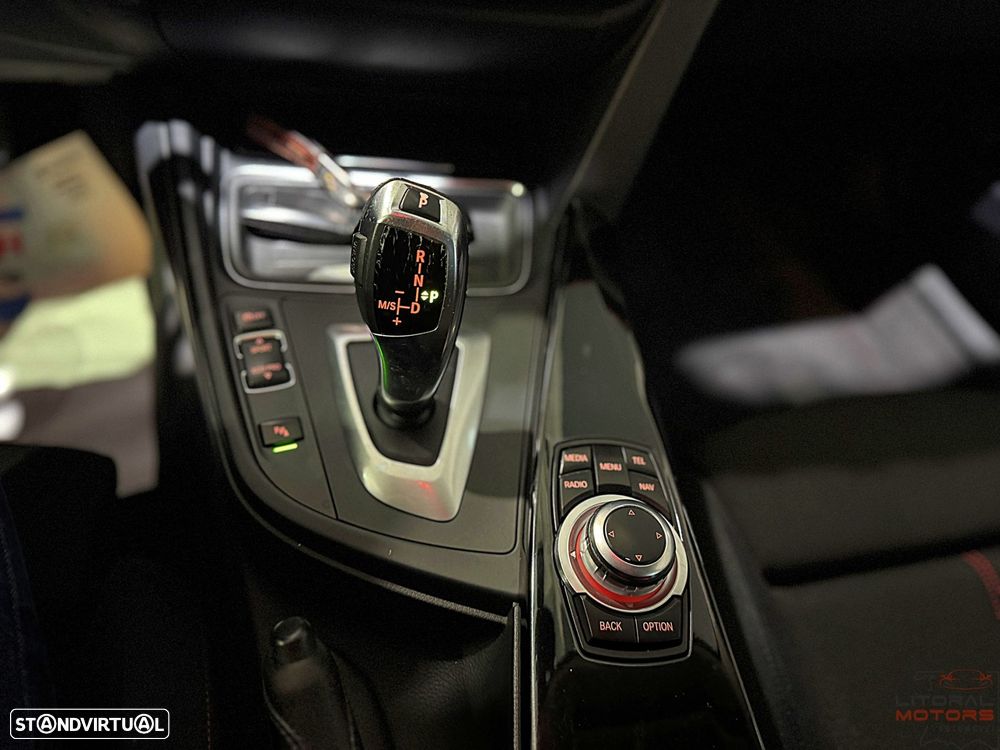 BMW 320 d EfficientDynamics Line Sport Auto - 31