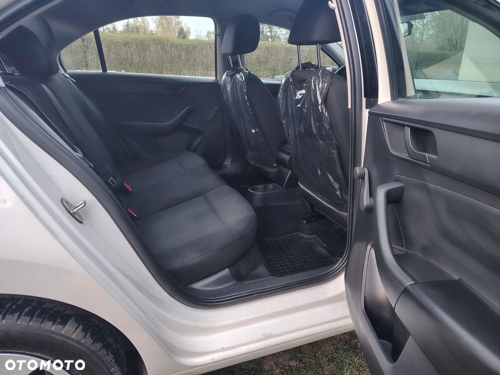 Skoda RAPID 1.2 TSI Active - 13