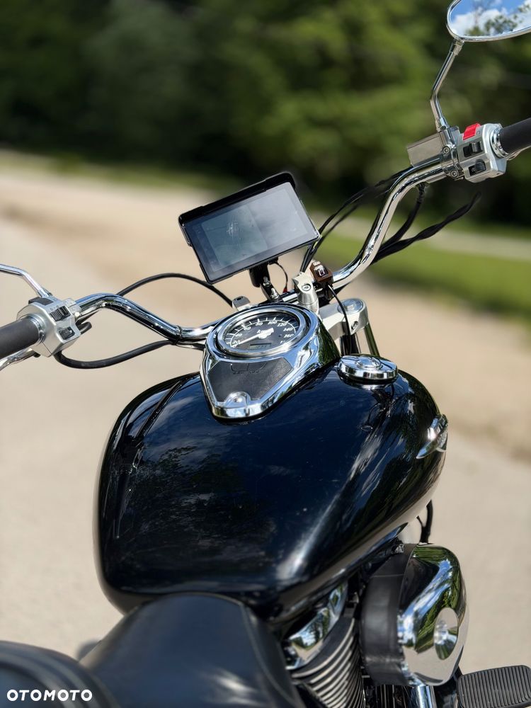Suzuki Intruder - 13