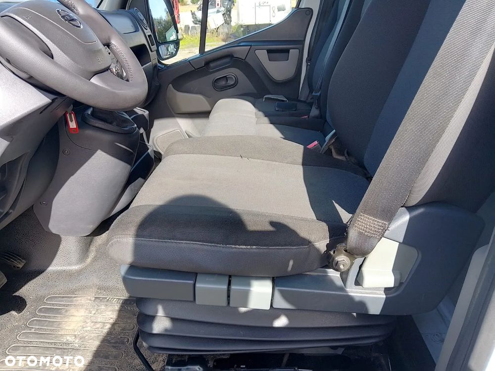 Nissan NV400 - 10
