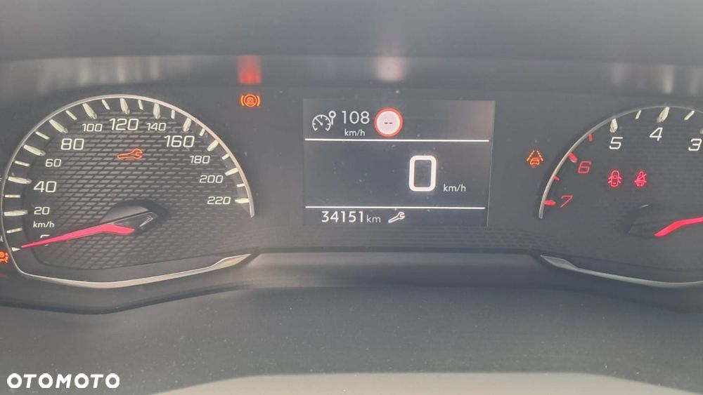Peugeot 208 - 16