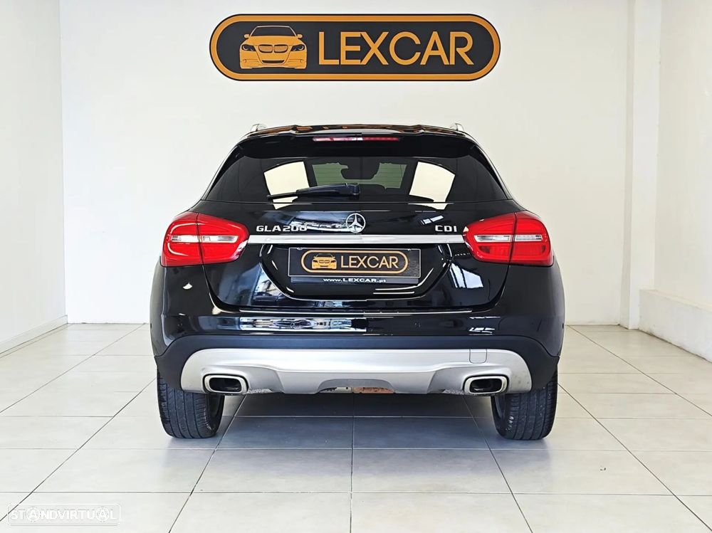 Mercedes-Benz GLA 200 d 4Matic 7G-DCT Urban - 22