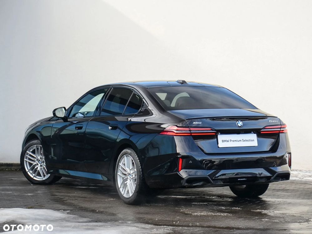 BMW Seria 5 540d xDrive mHEV - 10