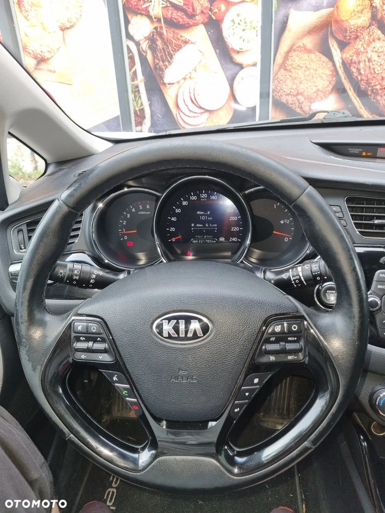 Kia Ceed - 6