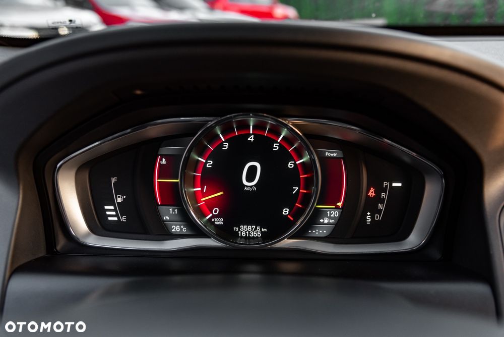 Volvo XC 60 T6 AWD R-Design - 32