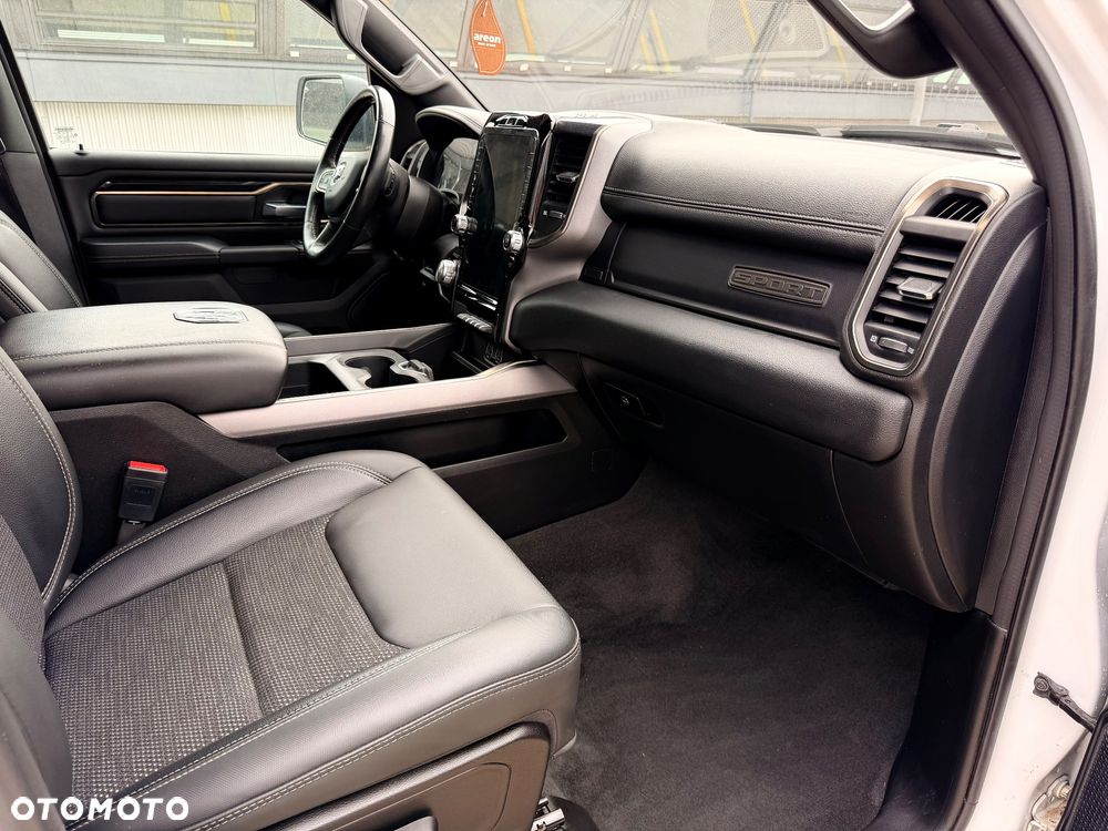 RAM 1500 5.7 Crew Cab Longbed Laramie Sport - 21