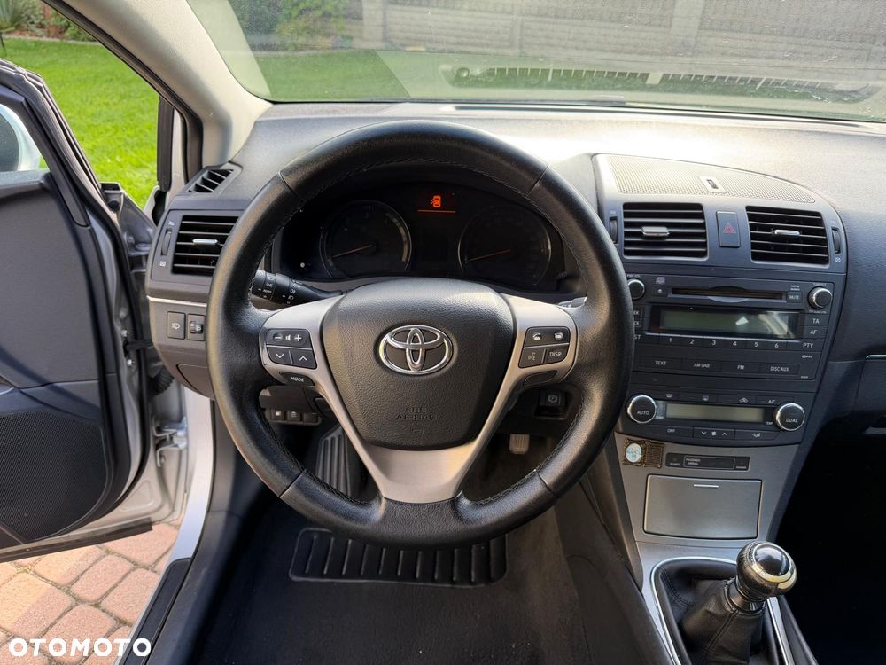Toyota Avensis - 10