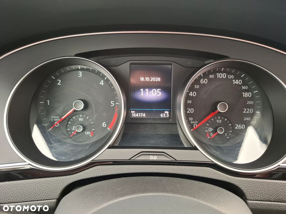 Volkswagen Passat - 19