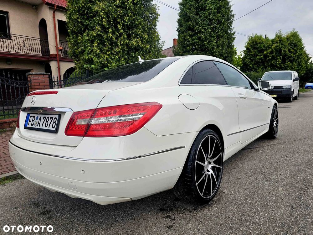 Mercedes-Benz Klasa E 250 BlueEFFICIENCY 7G-TRONIC Avantgarde - 7
