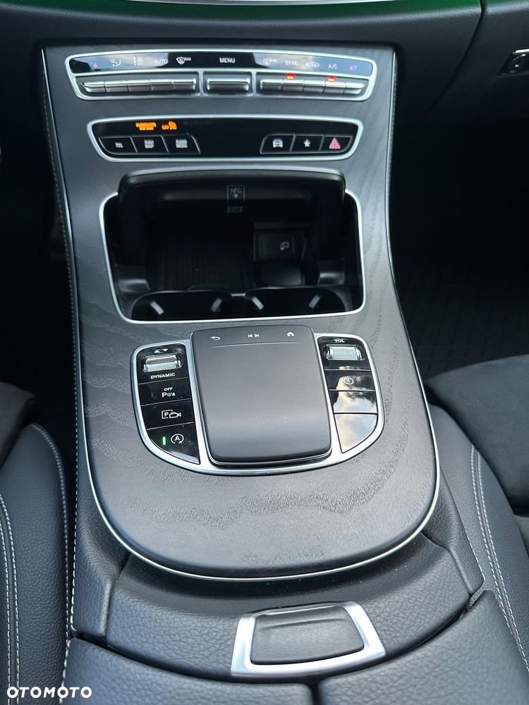 Mercedes-Benz Klasa E 220 d 4-Matic AMG/Avantgarde - 14