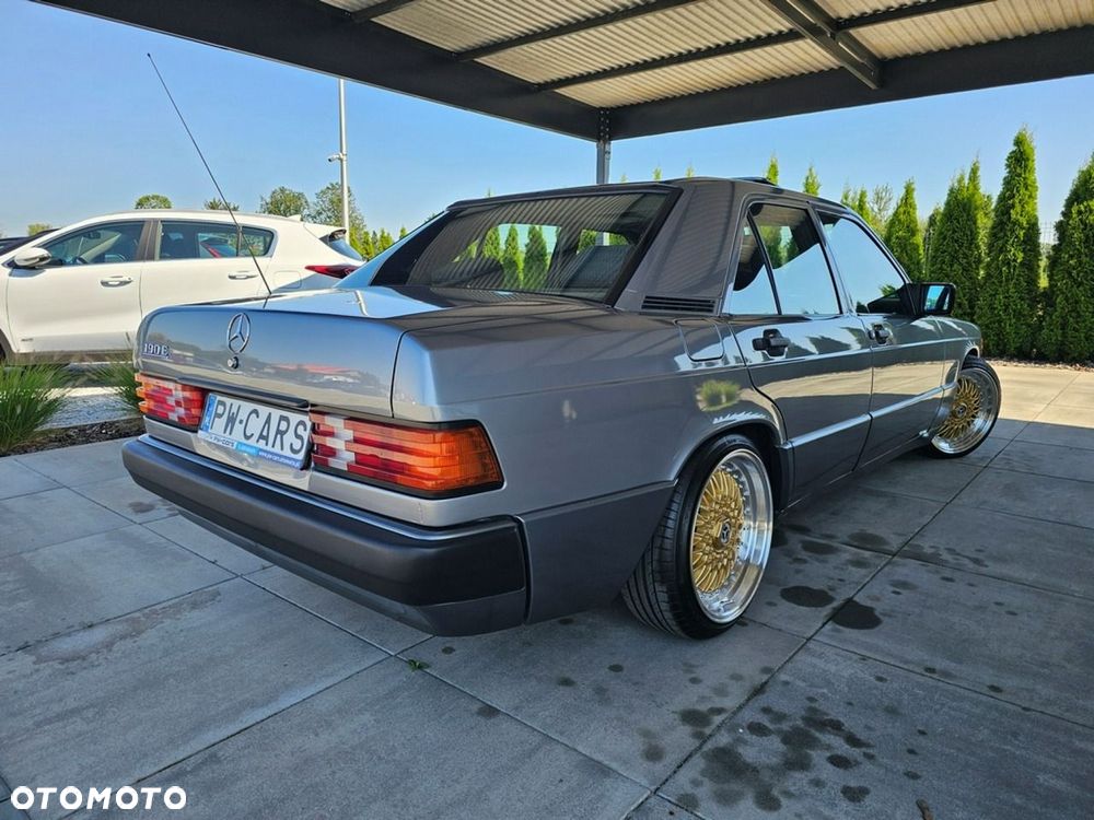 Mercedes-Benz W201 (190) - 3
