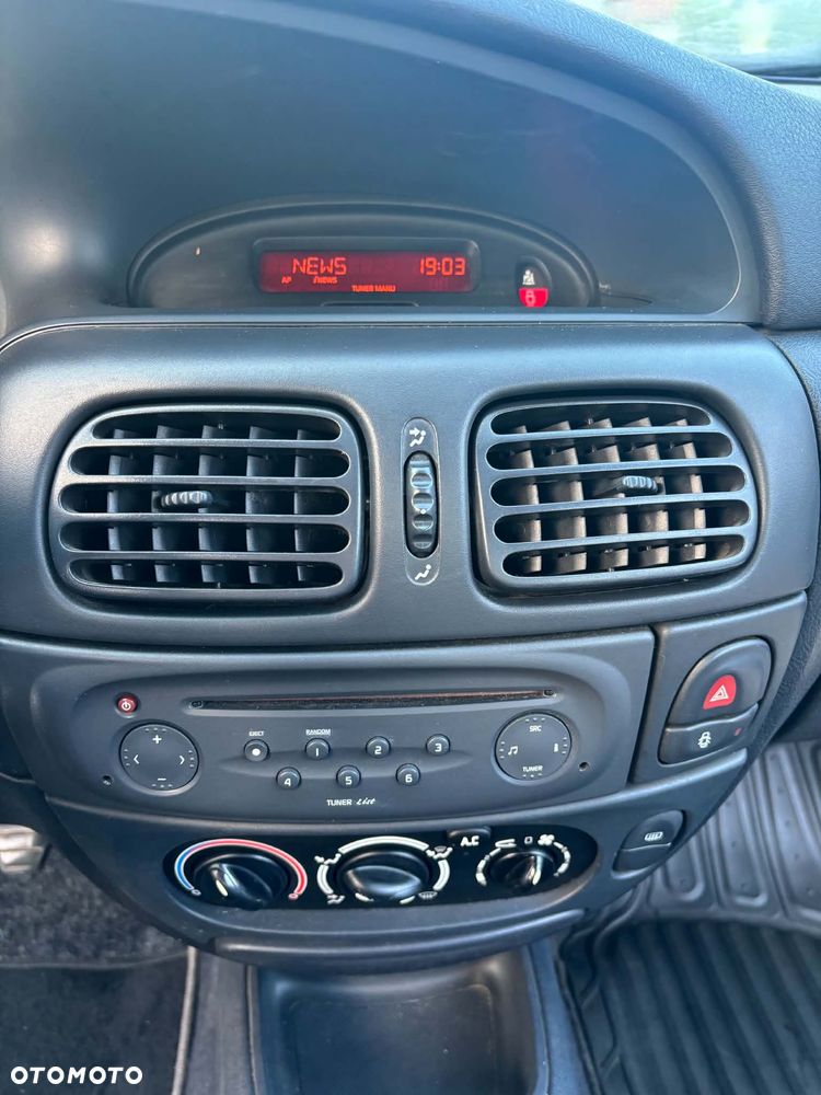 Renault Megane 1.6 - 12
