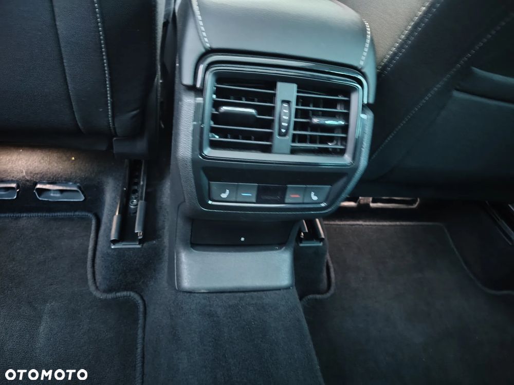 Skoda Karoq 2.0 TDI SCR 4x4 Sportline DSG - 13