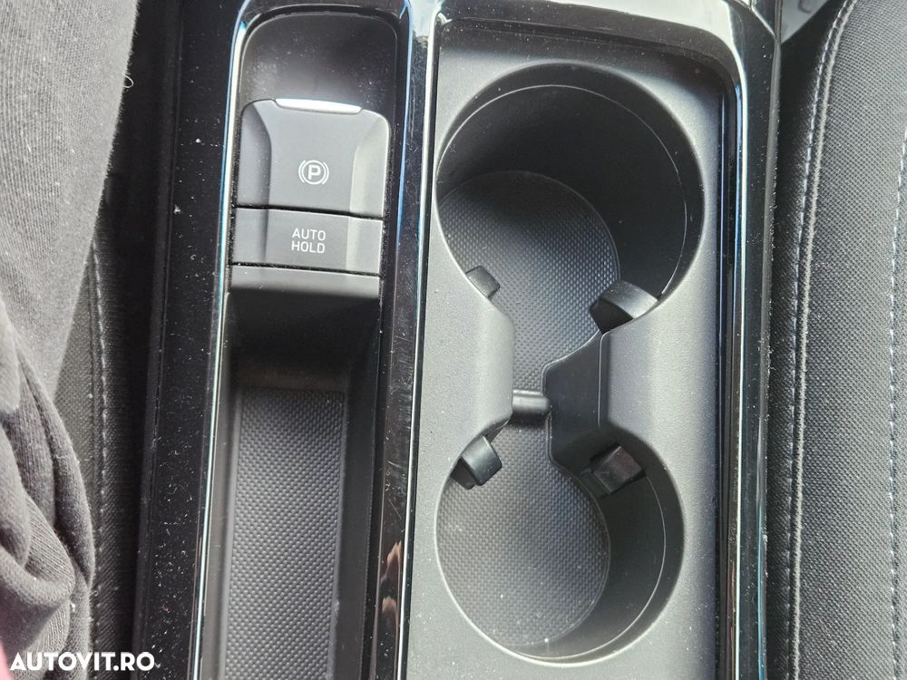 Hyundai i30 1.5 T-GDI 140CP M/T MHEV Highway - 17