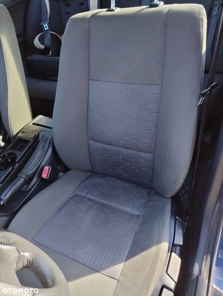 BMW Seria 3 320d Touring - 11