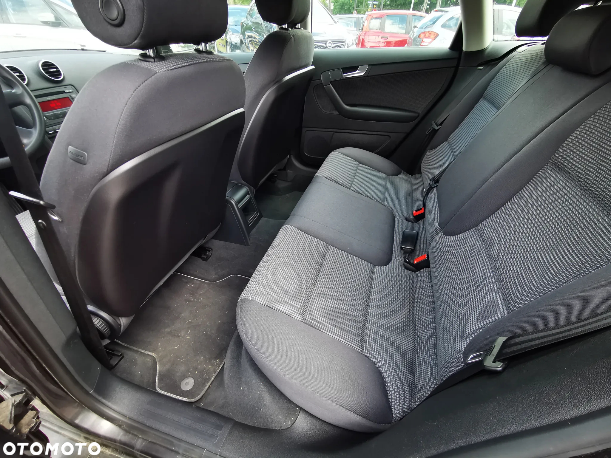 Audi A3 1.6 Attraction - 11