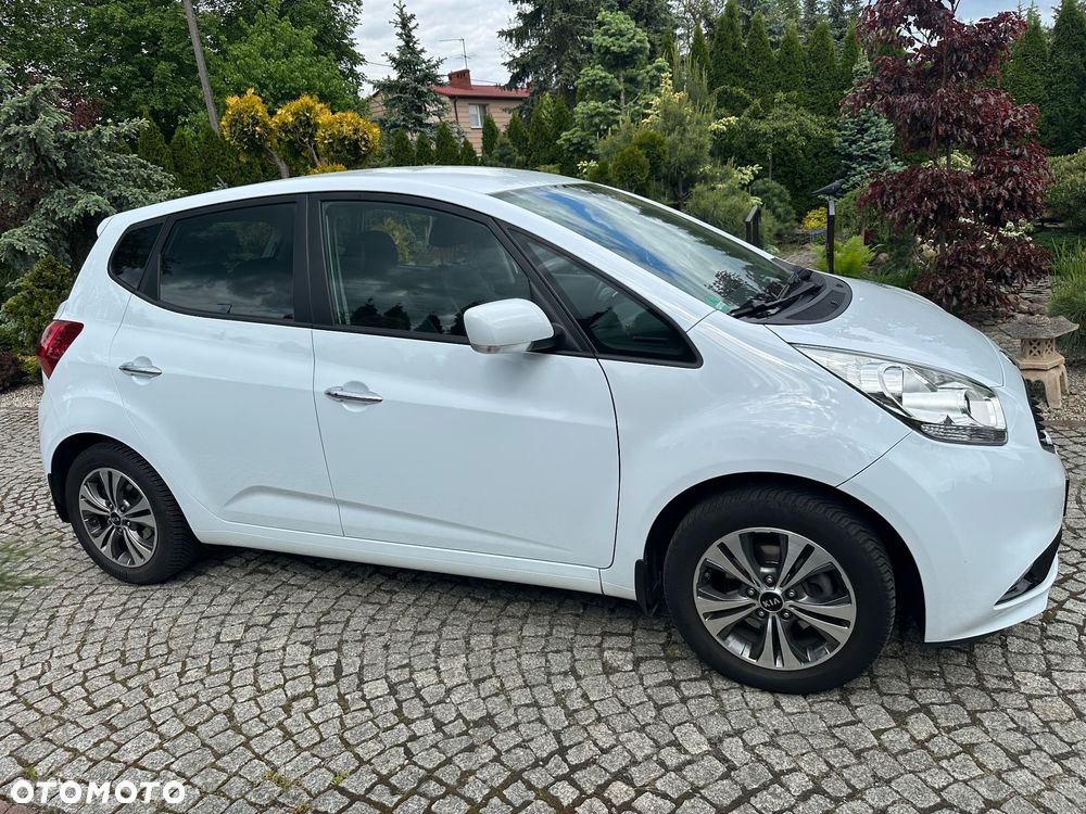 Kia Venga - 10
