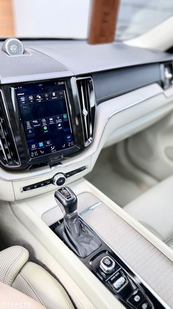 Volvo XC 60 D5 AWD Geartronic Inscription - 11