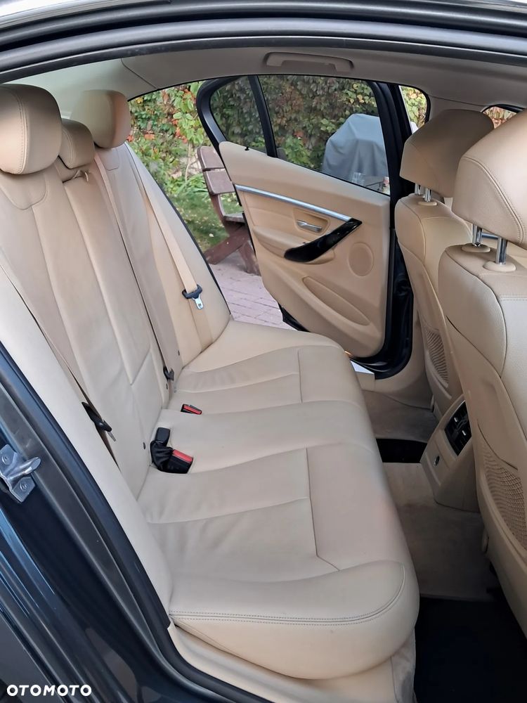 BMW Seria 3 - 16
