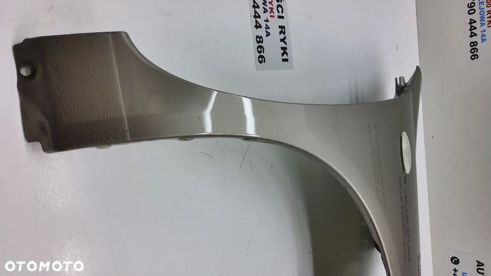 Nissan Micra K12 Błotnik Prawy  Przód C30 - 4