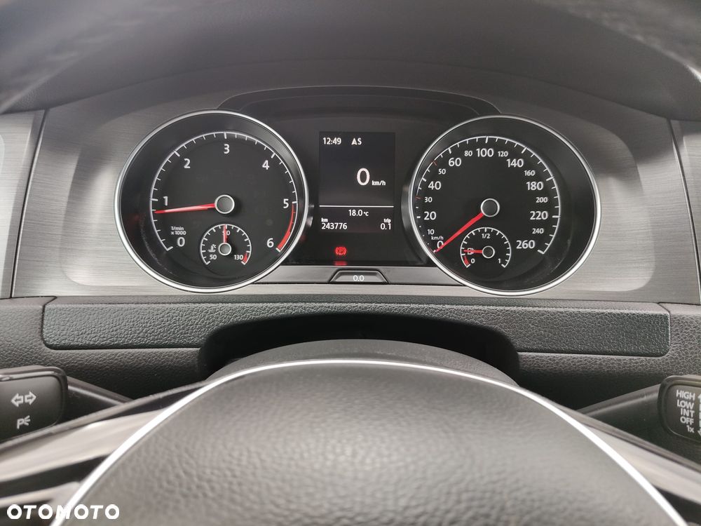Volkswagen Golf - 12