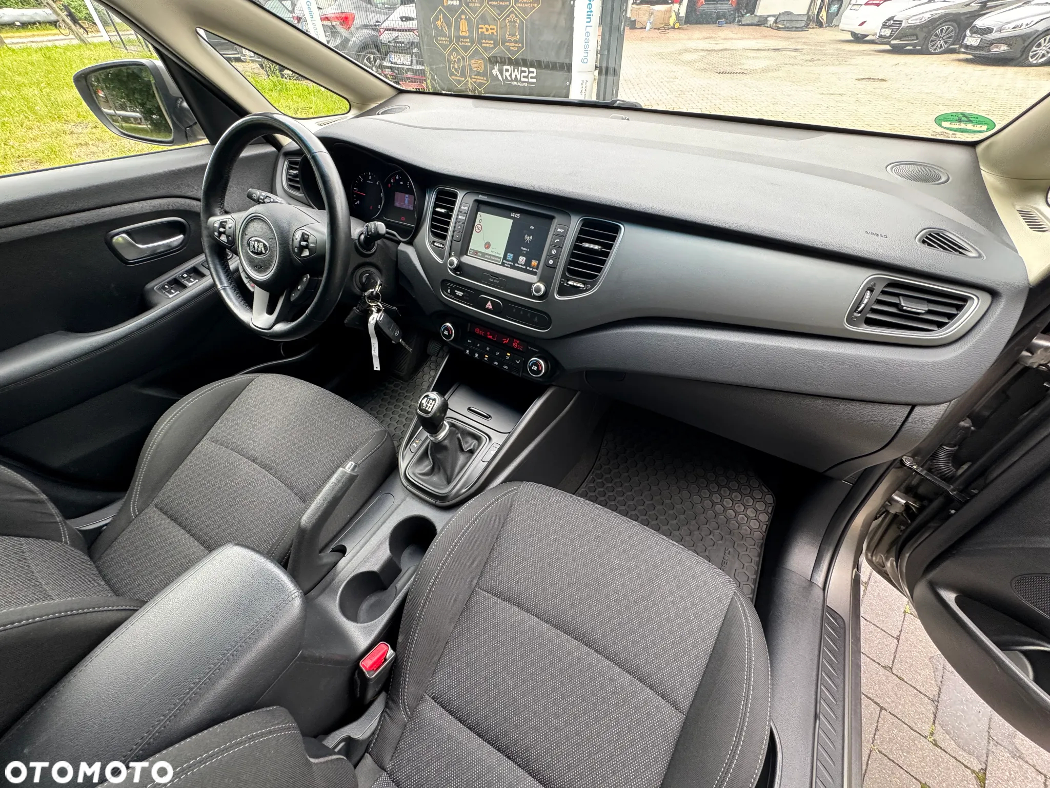 Kia Carens 1.7 CRDi 141 Dream-Team Edition - 34