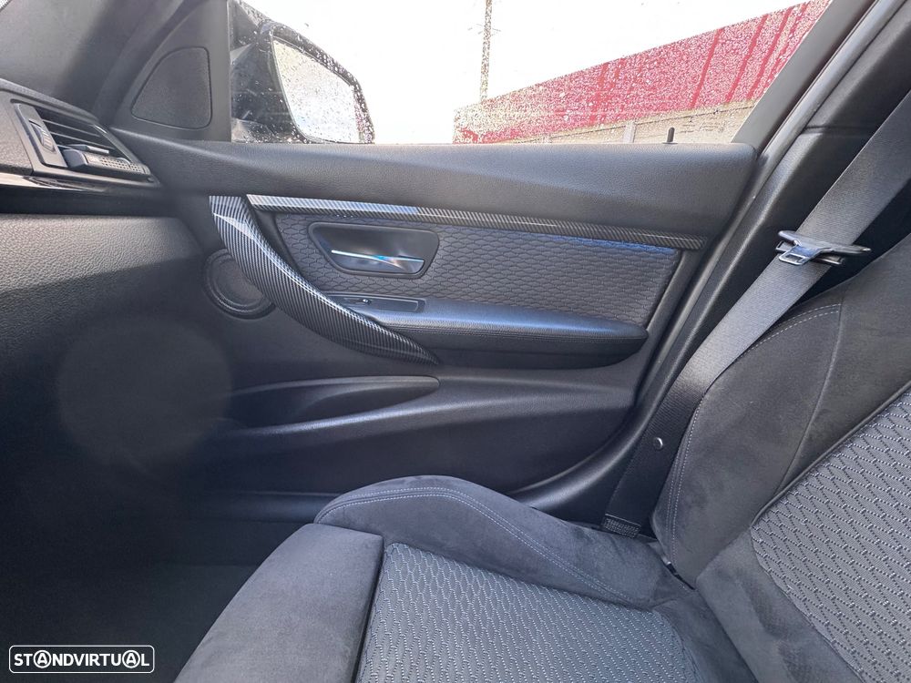 BMW 320 d Auto Pack M - 14