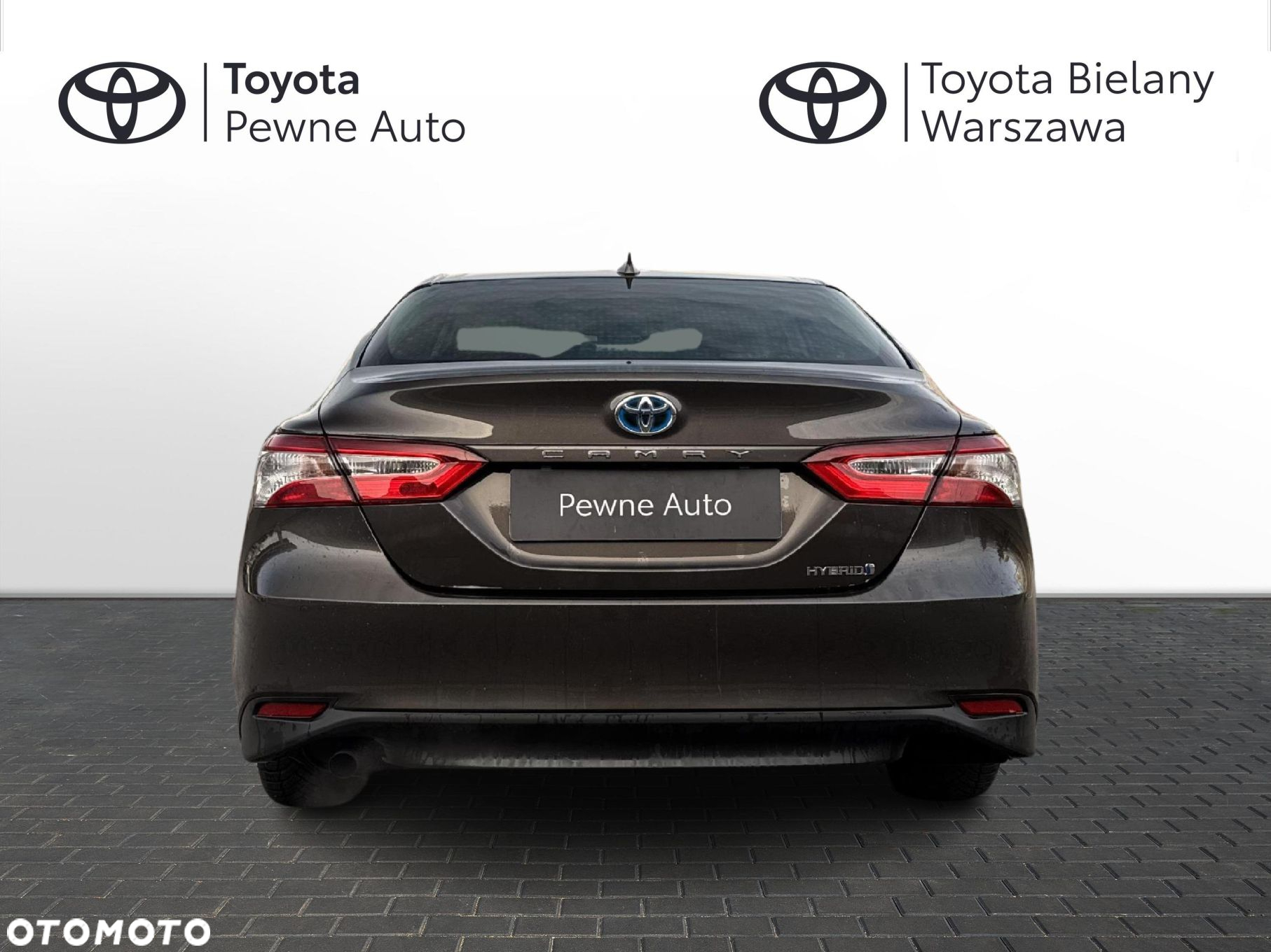 Toyota Camry - 4