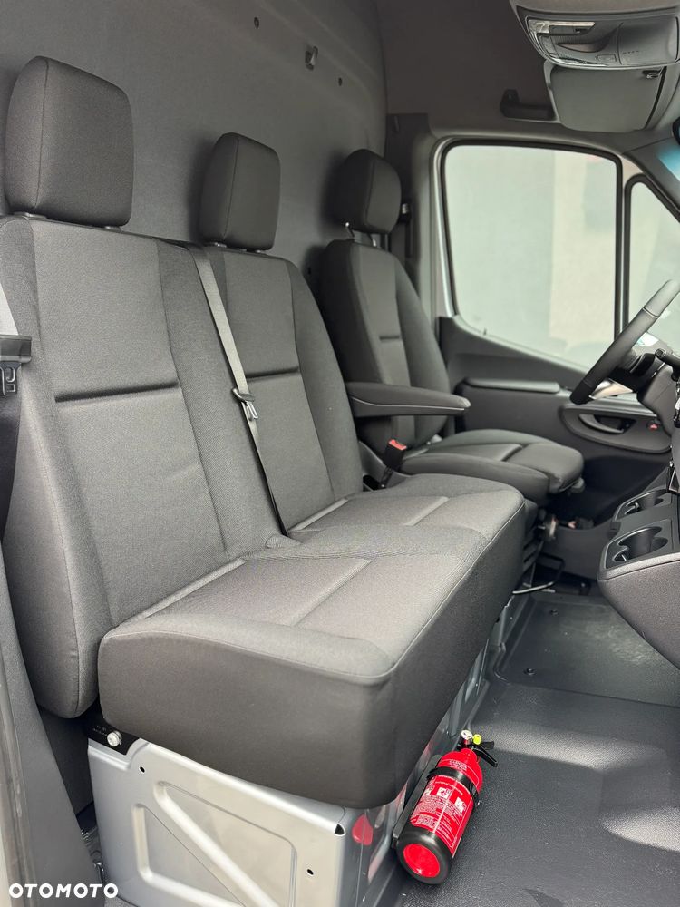 Mercedes-Benz Sprinter - 21