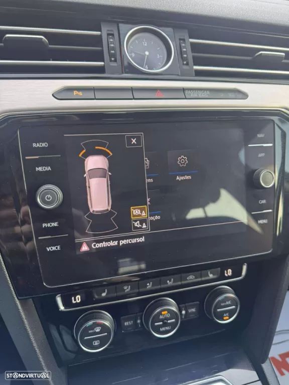 VW Passat Variant 2.0 TDI R-Line DSG - 13