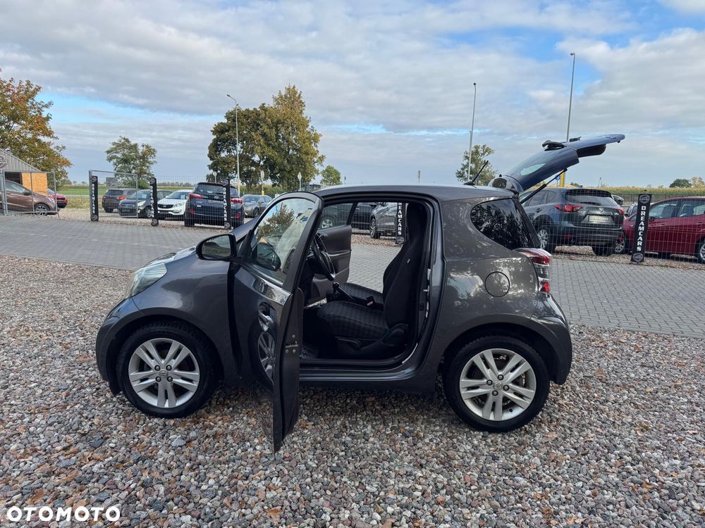 Toyota iQ - 35