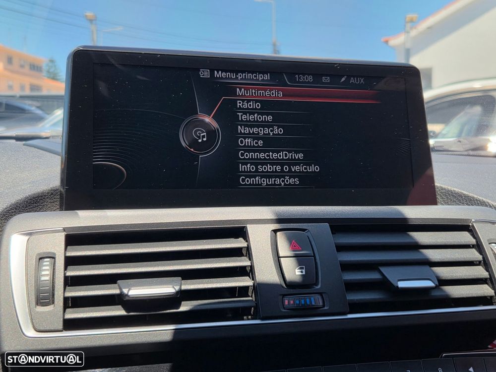 BMW 218 - 24