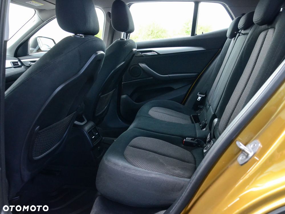 BMW X2 sDrive18i GPF Advantage - 32