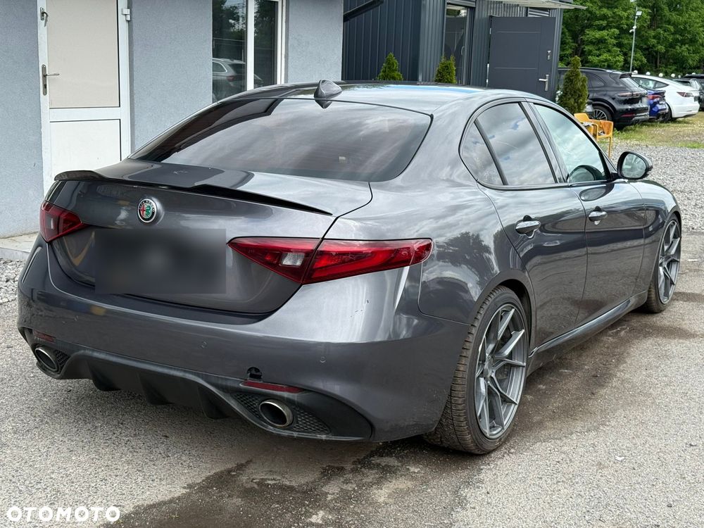 Alfa Romeo Giulia - 2
