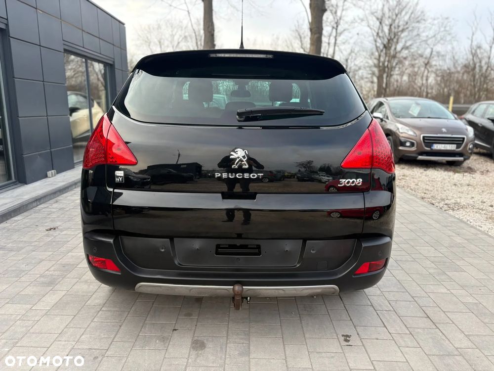 Peugeot 3008 Hybrid4 - 5