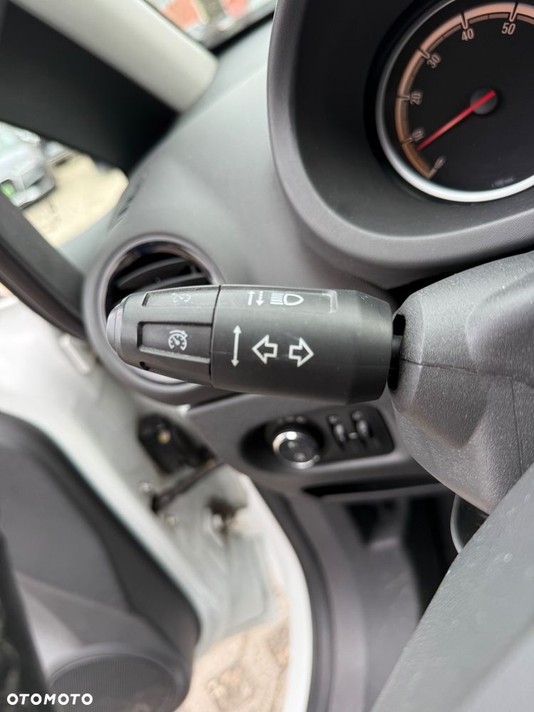 Opel Corsa 1.2 16V Cosmo - 20