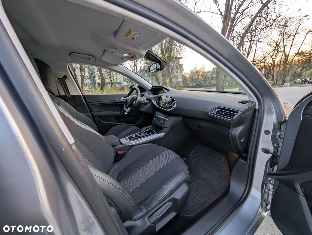 Peugeot 308 BlueHDi 130 EAT8 Stop & Start Allure Pack - 22