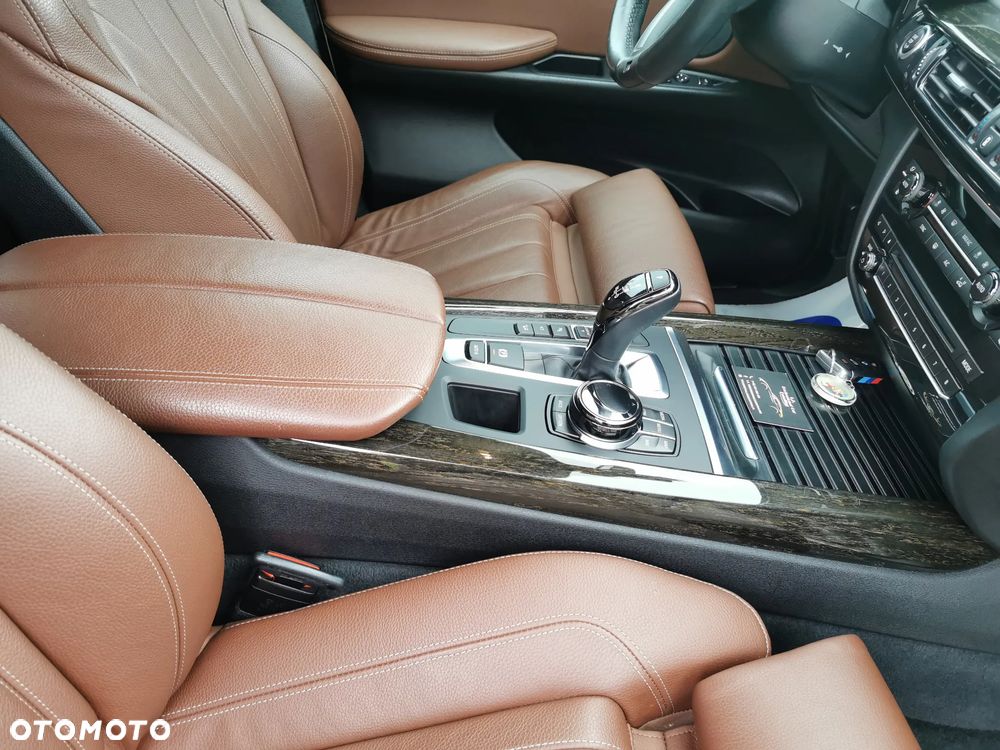 BMW X5 xDrive35i - 12