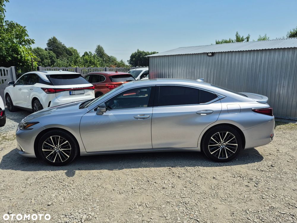 Lexus ES 300h Prestige - 38