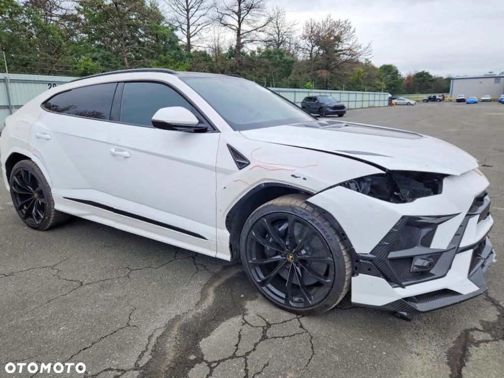 Lamborghini Urus - 9