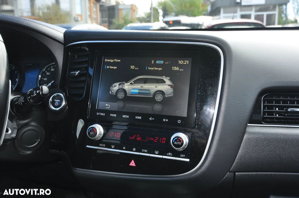 Mitsubishi Outlander 2.4 4WD CVT Intense - 18