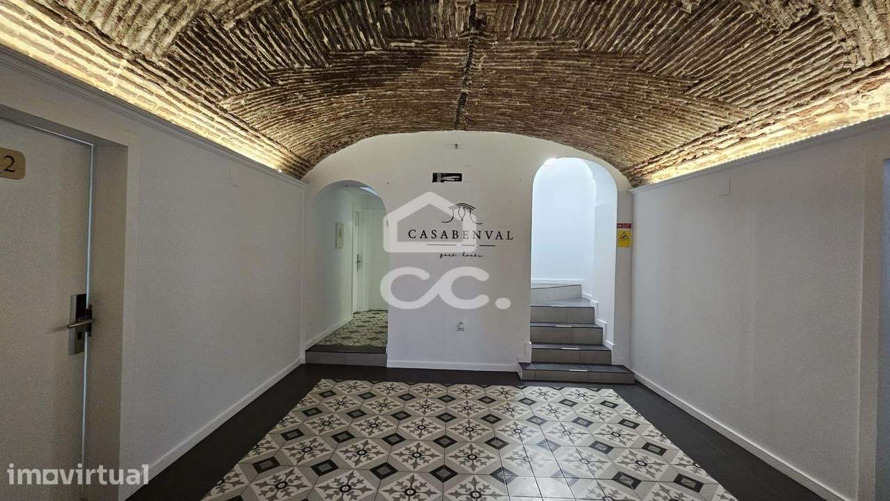 Alojamento com 10 quartos, pronto a rentabilizar, com obras recentes e - Grande imagem: 5/44