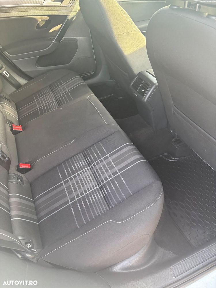 Volkswagen Golf - 13