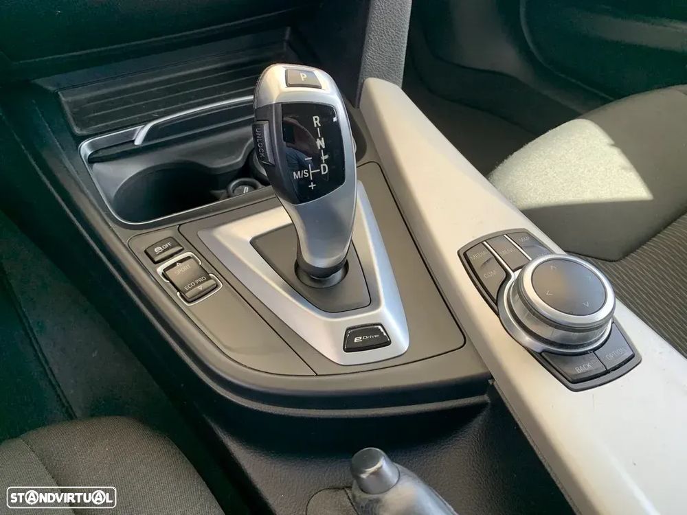 BMW 330 e iPerformance Line Sport - 9