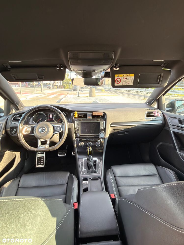 Volkswagen Golf - 17