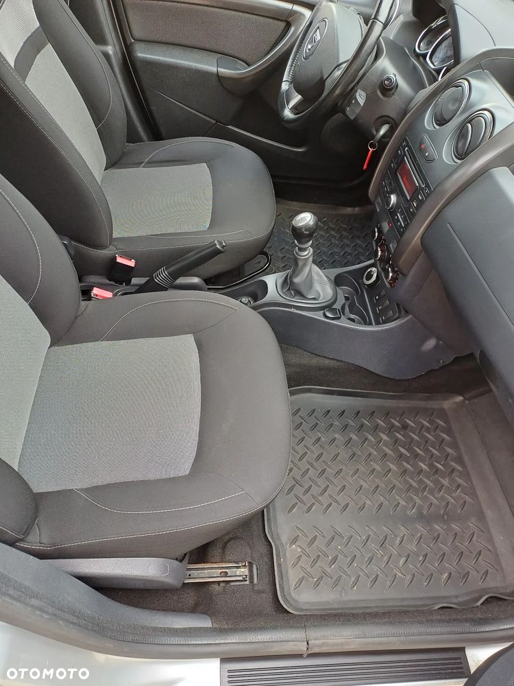 Dacia Duster 1.6 SCe Laureate 4x4 S&S - 12